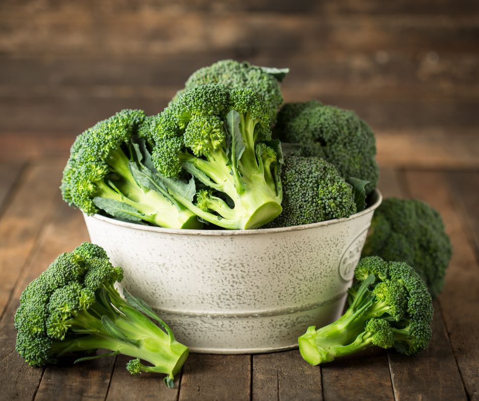 Brokolica je bohatá na horčík, vápnik a draslík, ktoré pozitívne pôsobia pri znižovaní vysokého krvného tlaku.