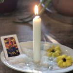 Nabíjanie sviečok v krištáli