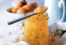 Jablkové želé s kúskami hrušiek – Recept Jablkové želé s kúskami hrušiek