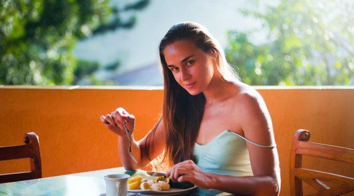 woman eating breakfast