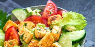 Tofu je kondenzované sójové mlieko lisované do blokov rôznej tuhosti. Je to nutrične bohaté jedlo, ktoré má vysoký obsah bielkovín a obsahuje všetky esenciálne aminokyseliny.