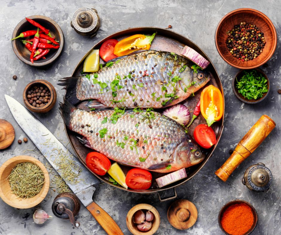 Existuje mnoho potravín bohatých na bielkoviny, ktoré môžete zahrnúť do svojej stravy. Sú medzi nimi samozrejme ryby.