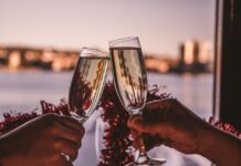 Astropríručka: Ako milovať jednotlivé znamenia? Vo viacerých európskych krajinách sa Deň svätého Valentína spája s kvetmi, cukrovinkami a romantickou večerou.