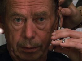 Snímka Tady Havel, slyšíte mě? príde na plátna kín 11. apríla a zameria sa na Havlove posledné roky.
