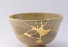 Kintsugi je o kráse v nedokonalosti.