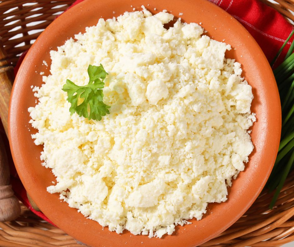 Bryndza má hlboké korene v slovenskej kuchyni. Vyrábali ju už v stredoveku. Považuje sa za jednu z najstarších odrôd syra na Slovensku.