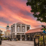 V Designer Outlet Parndorf si môžete vychutnať zákusok v Café Sacher. Zdravé chuťovky v reštaurácii Lia's, alebo hamburgerové špeciality v novej reštaurácii Le Burger.