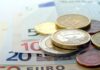 Prinášame vám niekoľko praktických tipov, ako efektívne hospodáriť so svojimi financiami a kde všade môžete ušetriť.