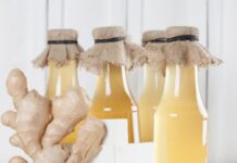 Zázvorový sirup: Zázrak na imunitu, ktorý zvládnete vyrobiť za pár minút doma! Zázvor je právom považovaný za superpotravinu. Vďaka svojim protizápalovým a imunostimulačným účinkom sa stáva nenahraditeľným pomocníkom najmä počas chladných dní. A čo je lepšie ako čerstvý zázvor? Domáci zázvorový sirup!