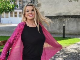 Máj je mesiac, keď sa počasie mení zo dňa na deň – ráno môže byť chladné, popoludní slnečné a teplé. Práve v tomto období je kardigán dokonalým spoločníkom. Je ľahký, pohodlný a ľahko sa prispôsobí aktuálnej teplote. Ako ho teda nosiť v máji, aby ste vyzerali sviežo a štýlovo?