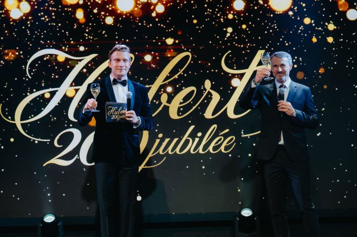 Väčšina z nás už iste zažila triumfálny pocit po vystrelení korkovej zátky z fľaše sektu.