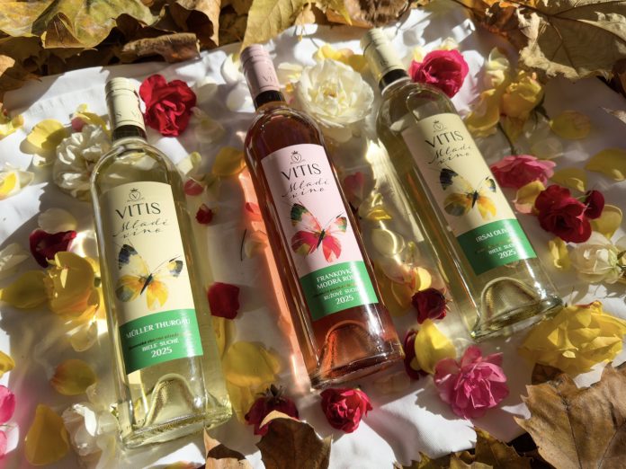 Všetky odrody v tejto línii sú slovenského pôvodu a pochádzajú z Južnoslovenskej vinohradníckej oblasti. 