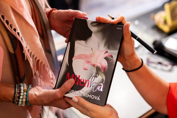 V príbehu Milenky ožívajú umelecké duše, zaprášené tajomstvá aj osudy, ktoré sa pretnú v tom najneočakávanejšom okamihu.