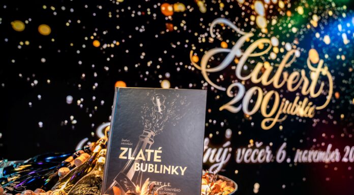 Francúzske cherchez la femme (za všetkým hľadaj ženu) sa v prípade značky Hubert na jej úspechu za hranicami kolísky bubliniek odzrkadlilo doslova.