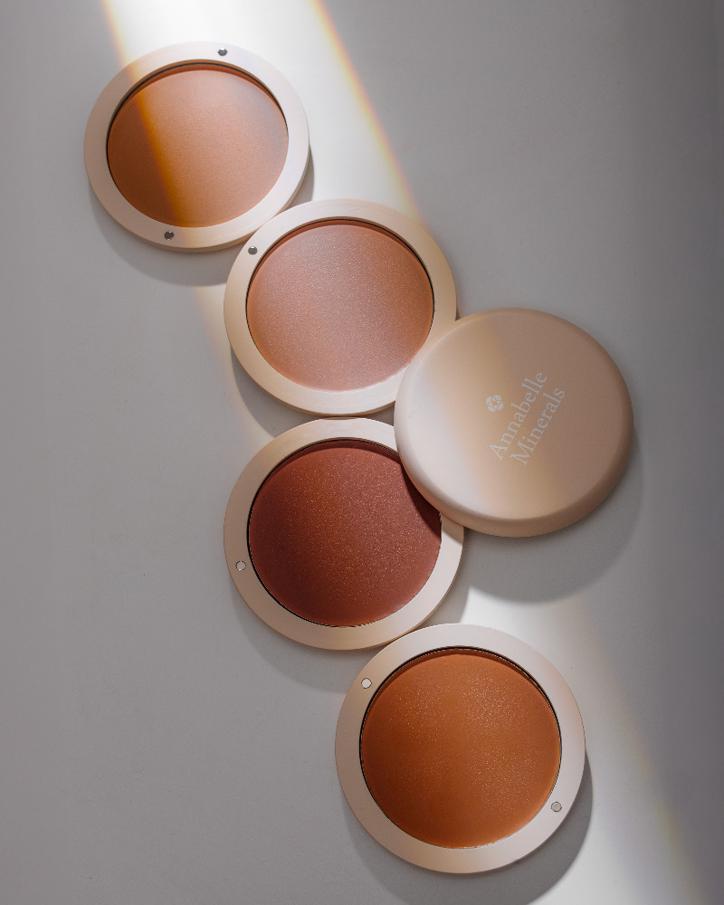 Sculpt Balm je krémový bronzer určený na prirodzené kontúrovanie tváre a dodanie jemného opálenia.
