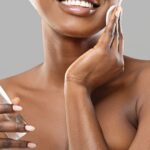 Používala som micelárnu vodu roky. Fungovala. Neštípala. Pleť bola v pohode. A zrazu? Pleť ma ťahá, reaguje citlivejšie, niekedy aj štípe.