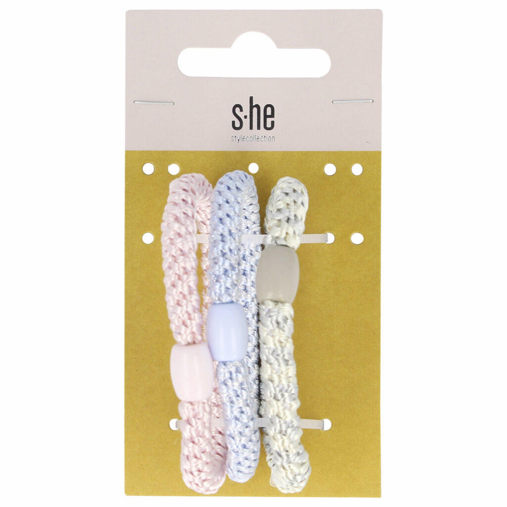 Pletené gumičky do vlasov v rôznych farbách je možné kombinovať mnohými spôsobmi.