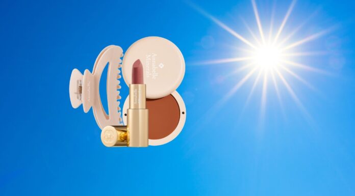Vďaka setu Endless Summer si vytvoríte svieži, slnkom pobozkaný look behom pár minút.