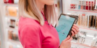 dm drogerie markt sa rozhodla upriamiť pozornosť na tému zdravého „body image“. A podporila projekt „Priestor pre seba“ od Centra Chuť žiť.