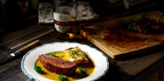 Kačacie prsia s hokkaidó Velouté s Karpatským KB Dnes pre vás vytvoril novú špecialitu s Karpatským KB foodbloger Juraj @meat.ing. Velouté pochádza z francúzskeho výrazu velours, čo znamená zamat.