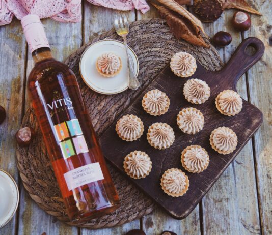 Recept plný jesene pripravila Miška Sistersbakery. Gaštanové košíčky.