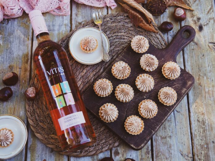 Recept plný jesene pripravila Miška Sistersbakery. Gaštanové košíčky.
